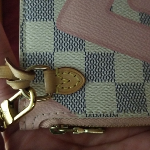 Louis Vuitton Limited Edition Tahitienne pochette - Picture 5 of 9